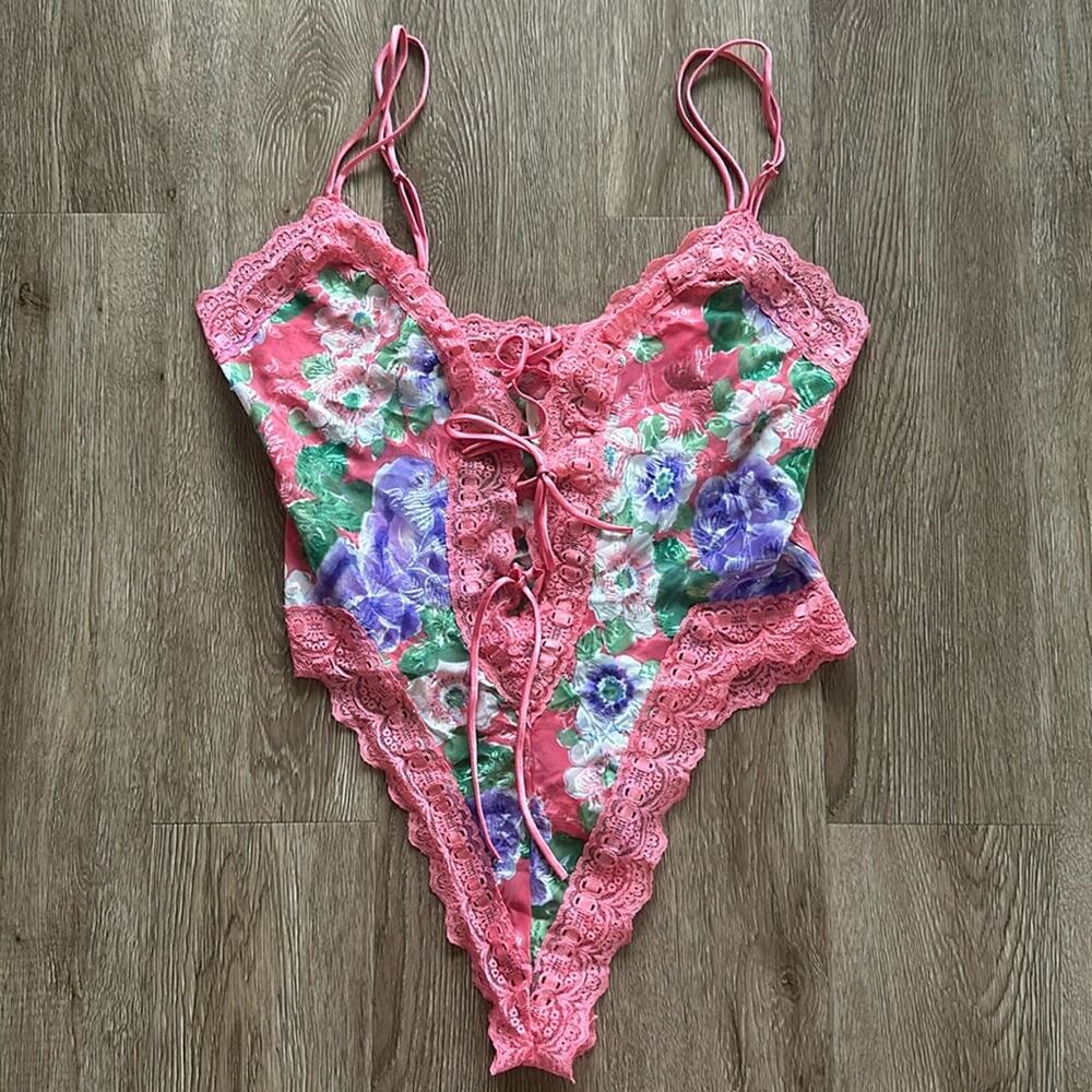 Victoria's Secret Vintage Floral Lace Teddy Size‎ Medium High Cut Leg